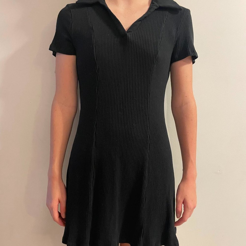 Short black ribbed collared skater dress - Divided size medium